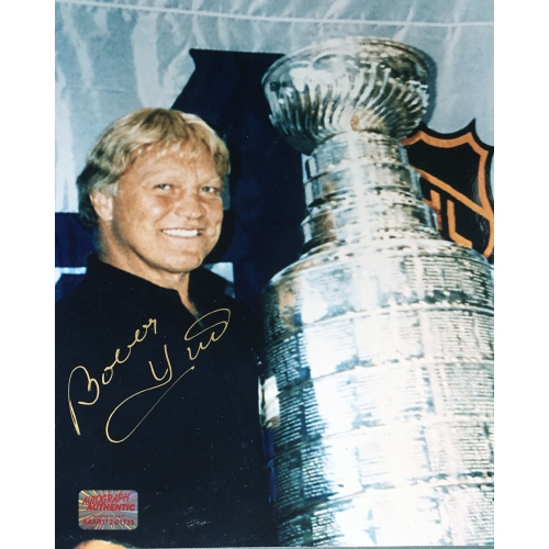 AUTOGRAPH AUTHENTIC  Signed Bobby Hull 8X10 Stanley Cup Photo, Chicago Blackhawks