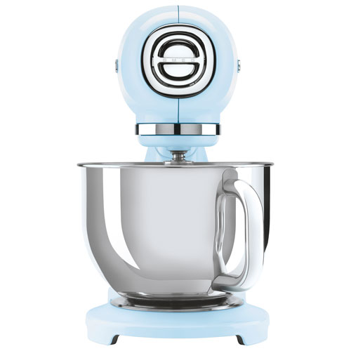 Batteur sur socle à tête inclinable Années 50 de Smeg - 5 pte - 800 W - Bleu