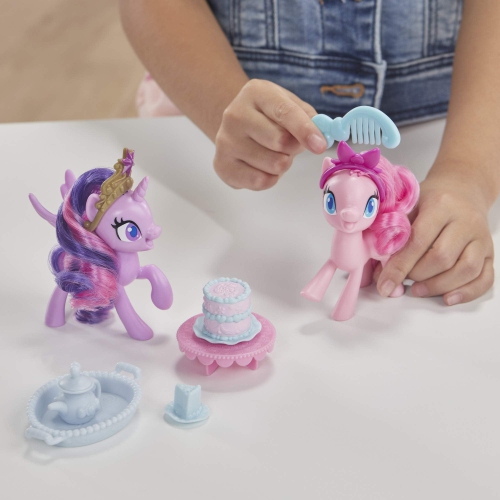 Château de l'amitié My Little Pony comprenant les figurines Twilight Sparkle et Pinkie Pony Pie Pony