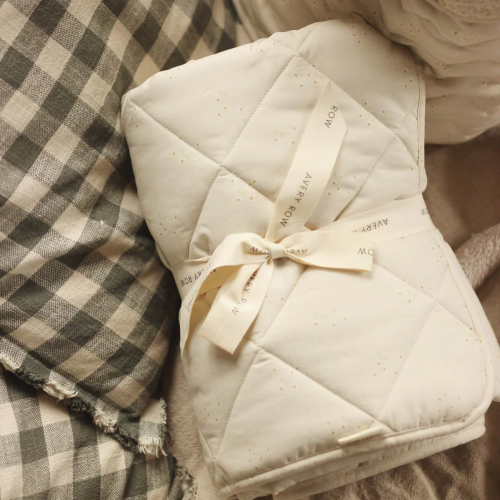 Tapis de jeu Stay & Play d'Avery Row - Chamomille sauvage