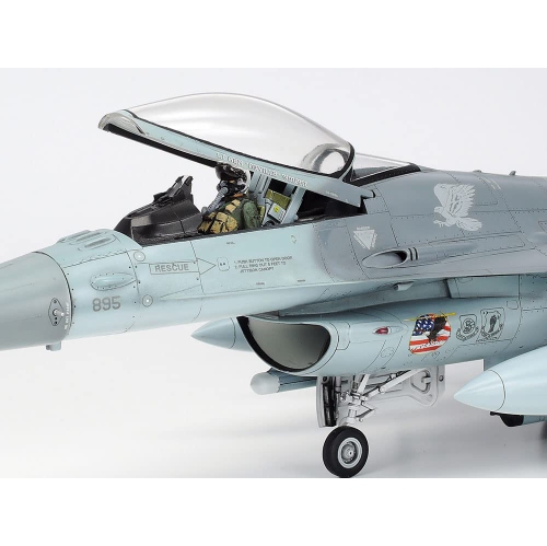 Tamiya 61098 1/48 F-16CJ Fighting Falcon Model Kit
