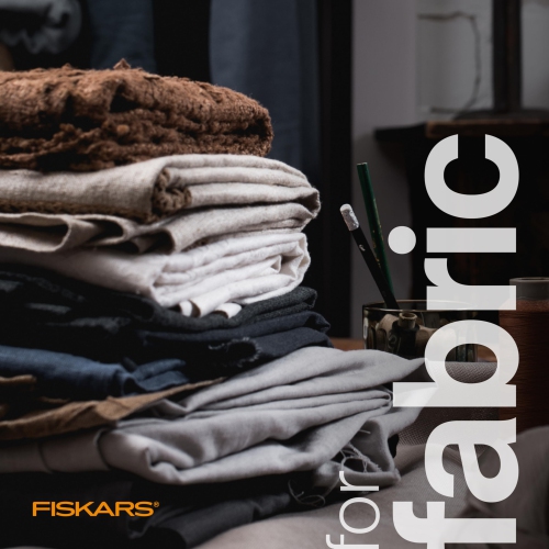 Fiskars Easy Action Fabric Scissors, Stainless Steel Blades for Precision Cuts, Spring-Assited Bent Handle