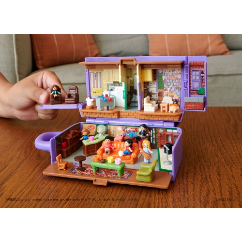 Polly Pocket Friends Compact Playset with 6 Character Dolls & 9 Accessories, Coffee Cup Exterior, Collectible Toy