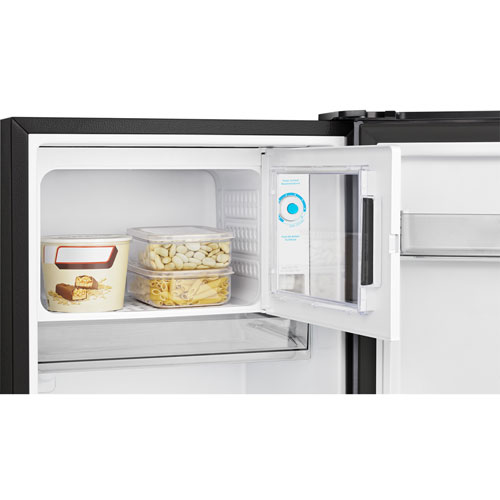 Hisense 6.3 Cu. Ft. Freestanding Bar Fridge (RC63C1GSE) - Silver