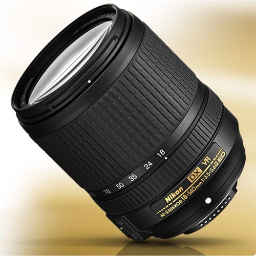 Objectif zoom à grossissement élevé AF-S DX NIKKOR 18-140&nbsp;mm f/3,5-5,6G ED VR exclusivement pour le format DX de Nikon - Boîte ouverte