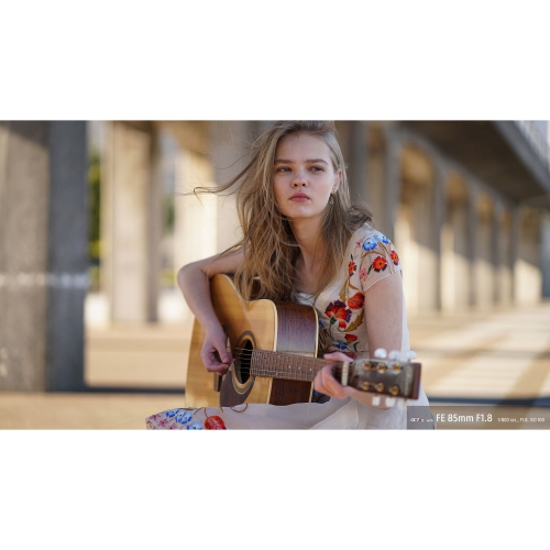 Boîte ouverte - Trousse d'accessoires FE 85 mm f/1,8 de Sony