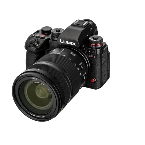 Panasonic LUMIX S1 IIE Mirrorless Camera With 24-105mm f/4 Lens Bundle