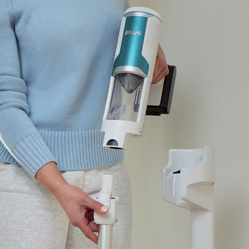 Aspirateur-balai sans fil à brosse rotative Clean & Empty de Shark - Blanc/Bleu paon