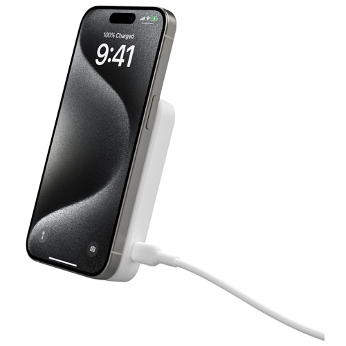 Belkin Boostcharge Pro 8000 mAh Power Bank with MagSafe - White