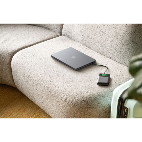 Chargeur portable à trois ports USB de 19 200 mAh BoostCharge Pro de Belkin - Noir