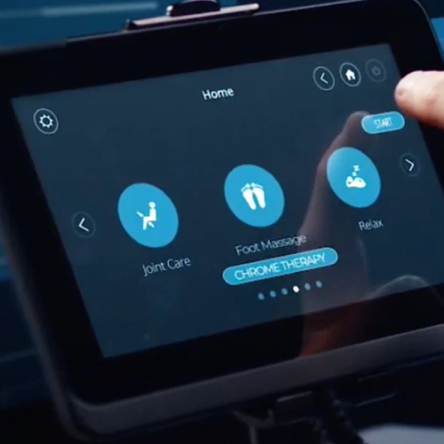 Vendredi fou en juillet – Fauteuil de massage 4D L variable Mach IX de Brookstone avec écran tactile – Moteur sans balais