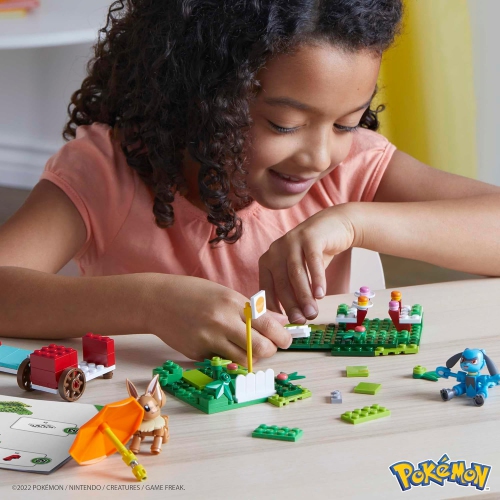 MEGA Pokemon: Pokemon Picnic - 163 Piece Building Set - Eevee and Riolu