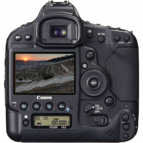 Appareil photo reflex numérique EOS-1D X de Canon (5253B002) + étui