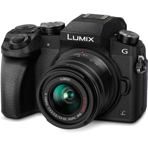 Appareil photo numérique sans miroir micro quatre tiers Lumix DMC-G7 de Panasonic avec objectif 14-42 mm - 64 Go - Portefeuille carte