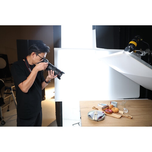 Canon RF 24-105mm f/2.8 L IS USM Z Lens for Events, Photojournalism - Bundle