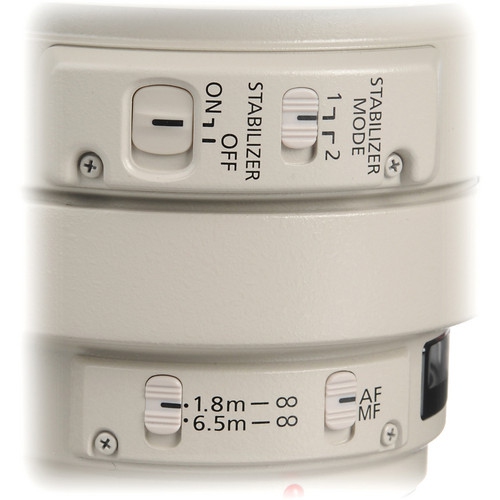 Objectif EF 100-400 mm f/4,5-5,6 L IS USM de Canon + carte mémoire 64 Go - Ensemble