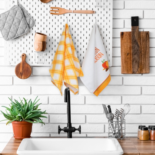 Serviettes de cuisine «&nbsp;Hello Pumpkin Season&nbsp;» et «&nbsp;Plaid Fall Harvest&nbsp;» - 26&nbsp;po - Ensemble de 2