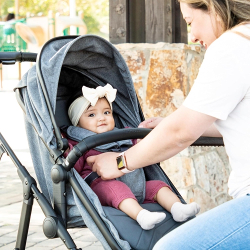 Poussette convertible 2-en-1 Wiz de Mompush avec mode berceau, poussette pliable pour bébé avec siège réversible et grand auvent avec FPU 50+