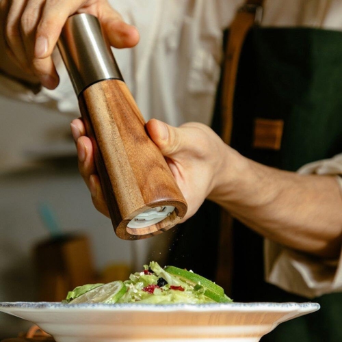 Spice grinder tool, household kitchen barbecue grinder pepper grinder, multi-purpose grinder household multi-purpose kitchen tool