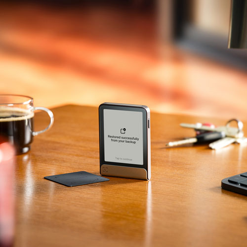 Portefeuille physique de cryptomonnaie à encre électronique 2,84 po USB-C/Bluetooth avec clé de récupération Flex de Ledger - Bleu Neptune