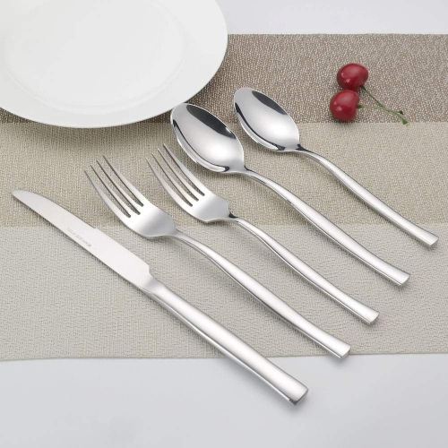 Qskely 40 Pieces Flatware Knives Forks Spoons, Cutlery Silverware Set, Service for 8
