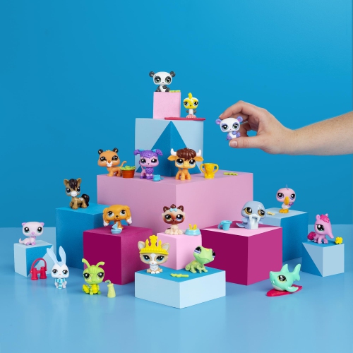 Littlest Pet Shop, 18 Pets Collector Set, Pet Surprise Display - Gen 7, Pets #1 - #18, Authentic LPS Bobble Head Figure,