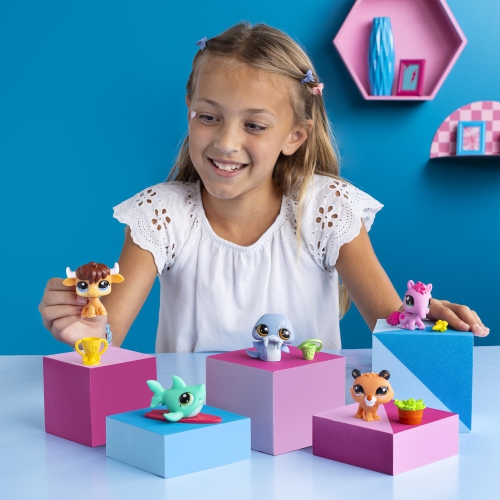 Littlest Pet Shop, 18 Pets Collector Set, Pet Surprise Display - Gen 7, Pets #1 - #18, Authentic LPS Bobble Head Figure,
