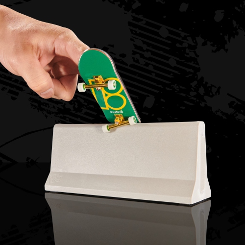 Tech Deck, Pro Series Daily Grind Pack with 3 Obstacles, Built for Pros; Kids Toys for Ages 6 and up (Mini Fingerboard S