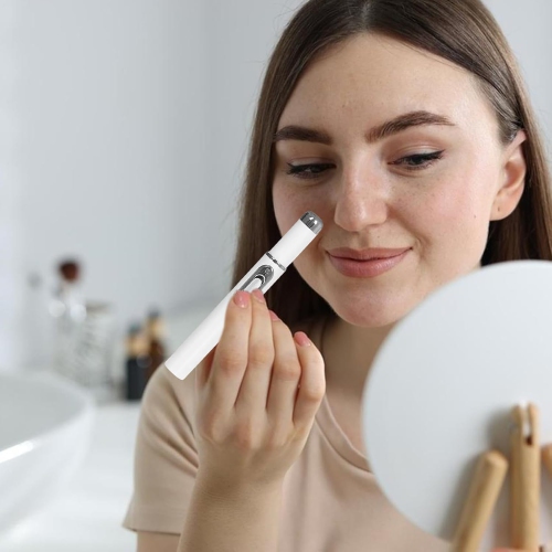 Paquet de 2 stylos pour enlever la tranche de la peau, décapant portatif la mole, tache foncée et stylo anti-acné pour les soins de la peau des femmes