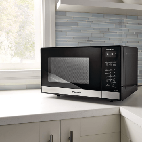 Four à micro-ondes de 0,9 pi3 NN-SG458S 900 W de Panasonic avec Acier inoxydable noir remis à neuf