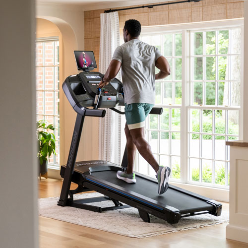 Horizon Fitness 7.0AT Folding Treadmill - Free 2-Month JRNY Membership*