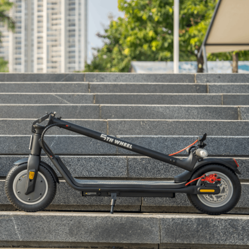 5TH WHEEL Electric Scooter for Adults, 28 km/h, 22km Range, Dual Brake & Turn Signals, APP Control, Folding Scooter