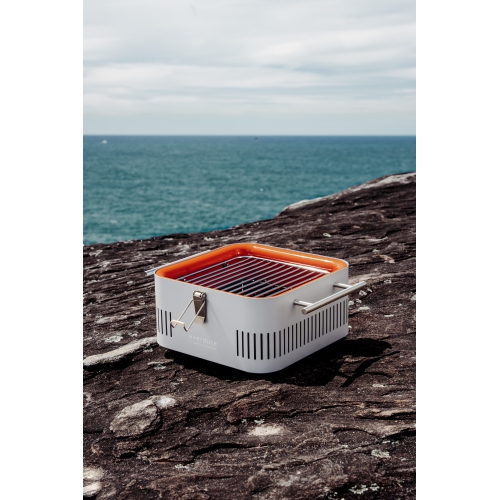 Everdure Charcoal Cube – convenient, portable BBQ