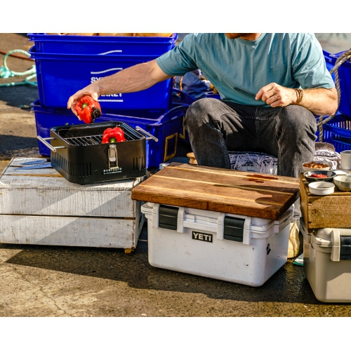Everdure Charcoal Cube – convenient, portable BBQ
