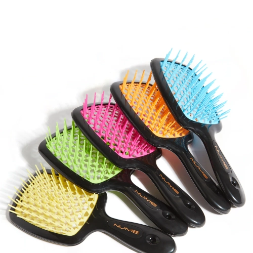 Brosse de massage pour le cuir chevelu NuMe