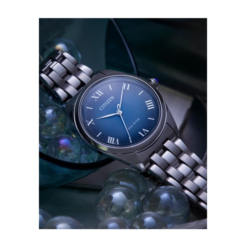Montre pour femmes Eco-Drive L « Classic » de Citizen 33 mm avec boîtier et bracelet en acier inoxydable argenté et cadran bleu marine