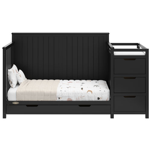 Graco Hadley 5-In-1 Convertible Crib and 3-Drawer Changer - Black