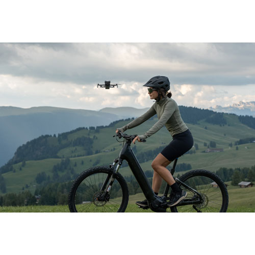 Ensemble Fly More Combo Plus avec quadricoptère Mini 5 Pro de DJI et radiocommande - Gris