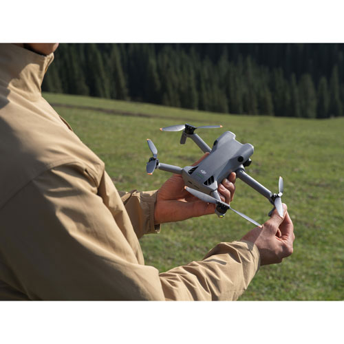 Ensemble Fly More Combo avec quadricoptère Mini 5 Pro et radiocommande RC2 de DJI - Gris