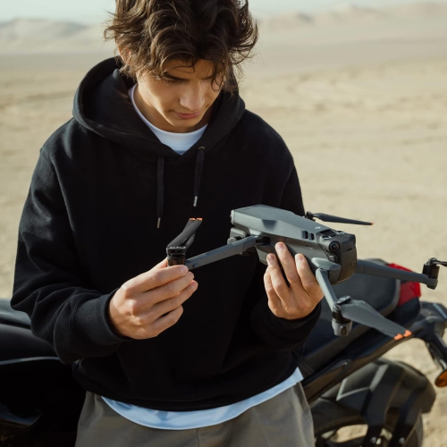 Ensemble Cine Premium Mavic 3 de DJI – Drone avec caméra 4/3 CMOS Hasselblad, vidéo 5,1K, capteur d'obstacles omnidirectionnel, vol 46 minutes