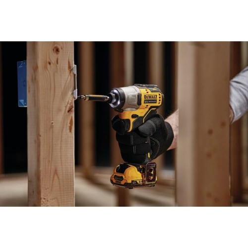 Tournevis à percussion compact sans fil DeWALT 12 V MAX Xtreme, 1/4 sans balais, avec technologie d'entraînement de précision (DCF801B) (outil