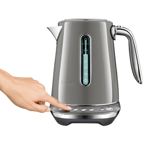 Remis à neuf (Bon état) - Bouilloire électrique programmable Smart Kettle Luxe de Breville - 1,7 L - Noyer fumé - Réusiné par Breville
