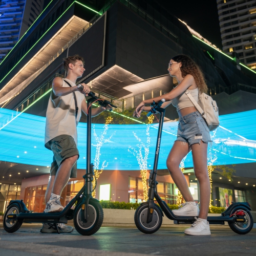 5TH WHEEL E16 Electric Scooter for Adults & Teens, Escooter with App, UL2272 Certified, 28km/h Speed, 19-21 km Range 300W Motor | LCD Display 265lbs