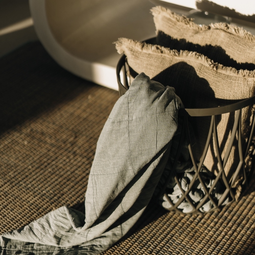 PRISP Timballa Storage Basket Table - Round Coffee Table, Side Table, End Table with Bamboo Lid, for Living Room, Bedroom, Patio & Balcony Decor