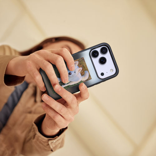 Incase Transfer E-Display Fitted Hard Shell Case with MagSafe for iPhone 17 Pro - Black