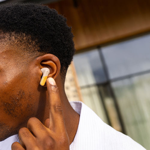 Écouteurs boutons 100 % sans fil à suppression active du bruit Trenchtown de House of Marley - Crème