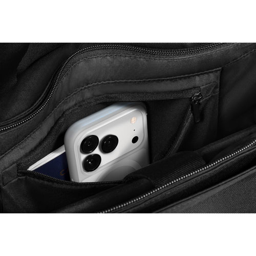 Incase Designs Fitted Hard Shell Case with MagSafe for iPhone 17 Pro - Clear