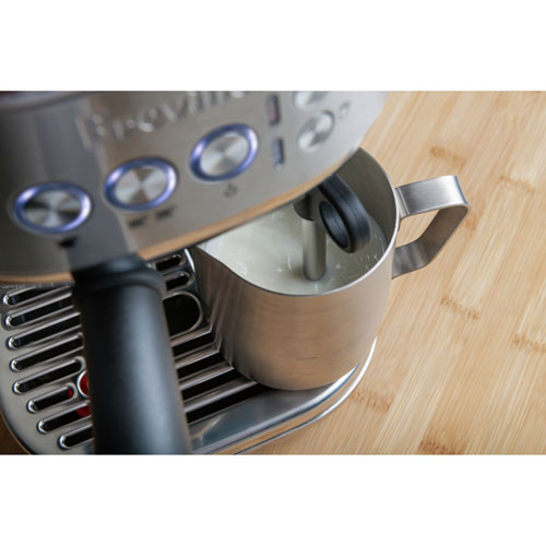 Remis à neuf - Machine à espresso automatique Bambino Plus de Breville - Acier inoxydable brossé - Remis à neuf par Breville