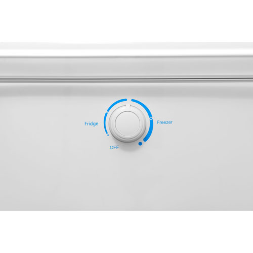 Congélateur vertical sans givre de 18 pi³ de Frigidaire (FFUE1826AW) - Blanc