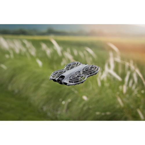 Ensemble Motion Fly More avec quadricoptère Neo 2, caméra, manette et casque N3 de DJI